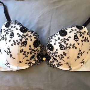 VS Special edition bra